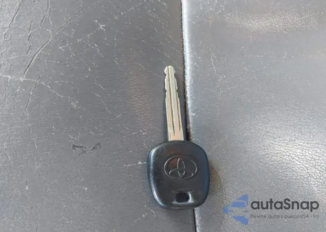 2004 Toyota Camry Xle z USA, uszkodzony, nr VIN 4T1BE32K04U865460